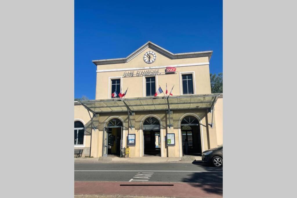 Le 17 Entre Gare et Château Amboise Extérieur photo