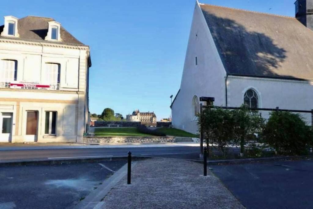 Le 17 Entre Gare et Château Amboise Extérieur photo